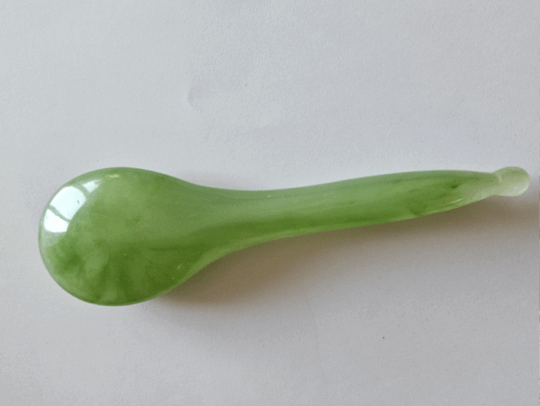 Resin scraping stick beauty tool -green - Image 4