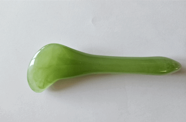Resin scraping stick beauty tool -green - Image 6